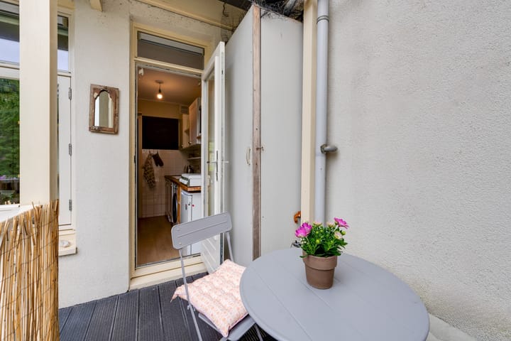 Foto 29 van Van Limburg Stirumplein 24-2