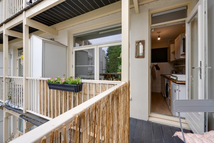 Foto 30 van Van Limburg Stirumplein 24-2