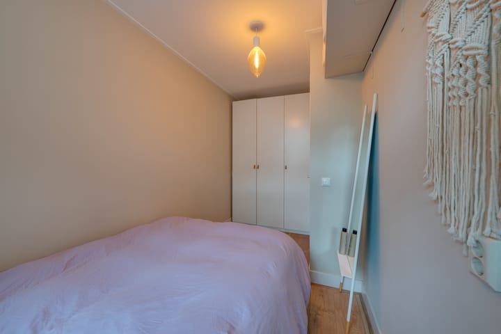 Foto 33 van Van Limburg Stirumplein 24-2