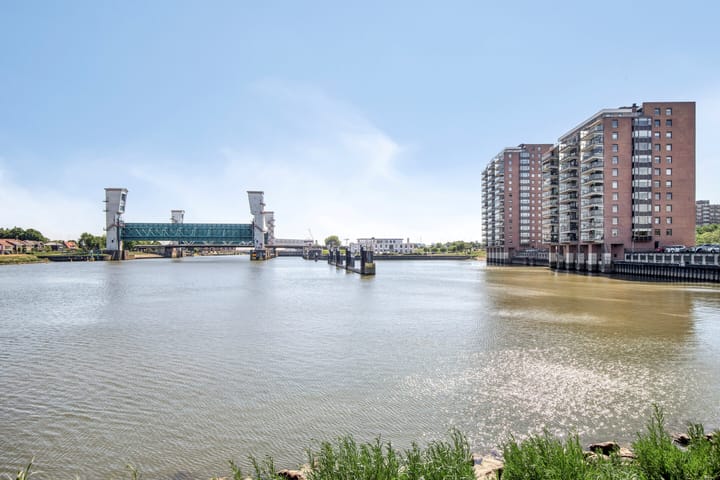 Foto 2 van Ketensezoom 63