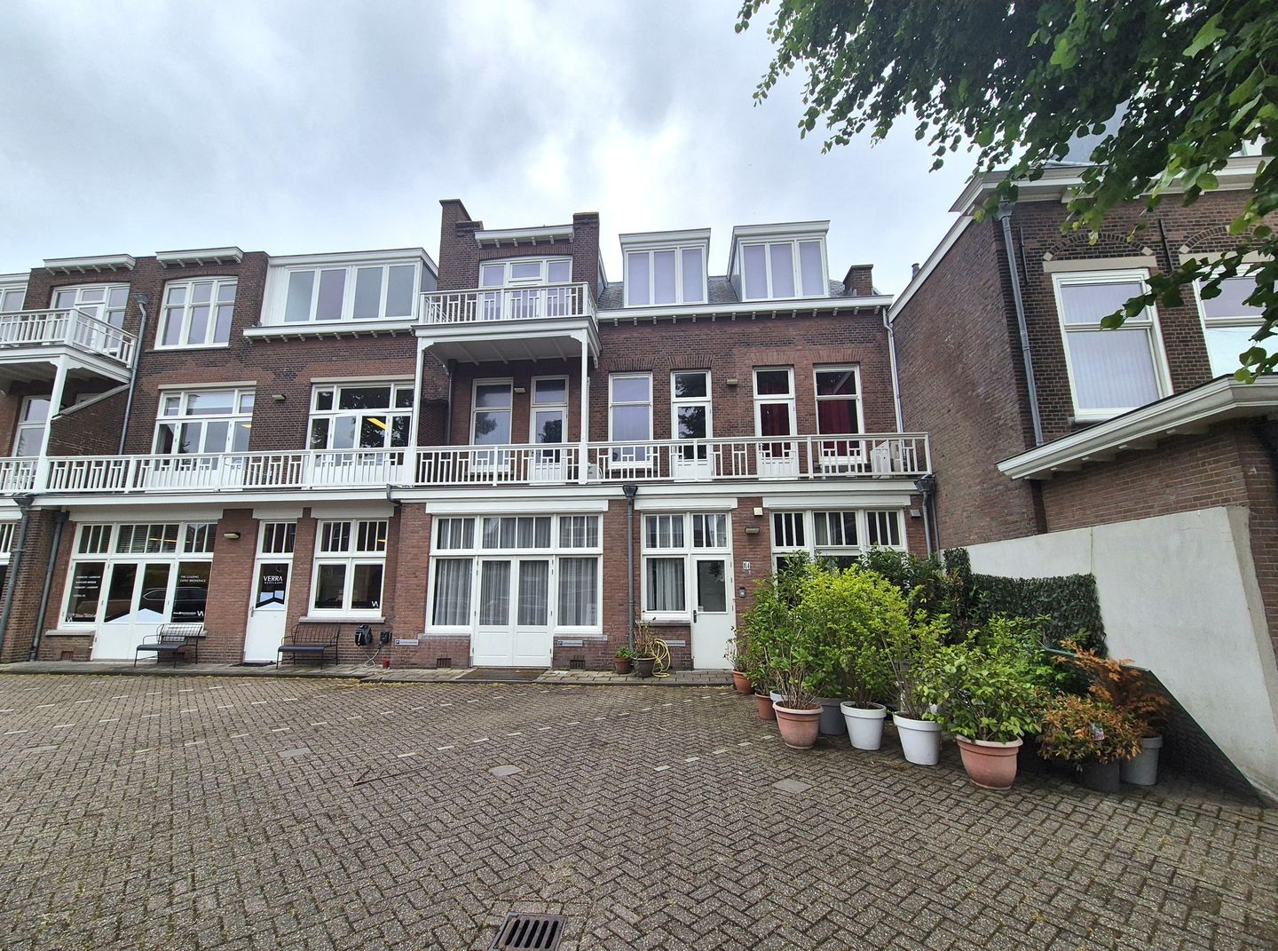Bekijk foto 4 van Eisenhowerlaan 114