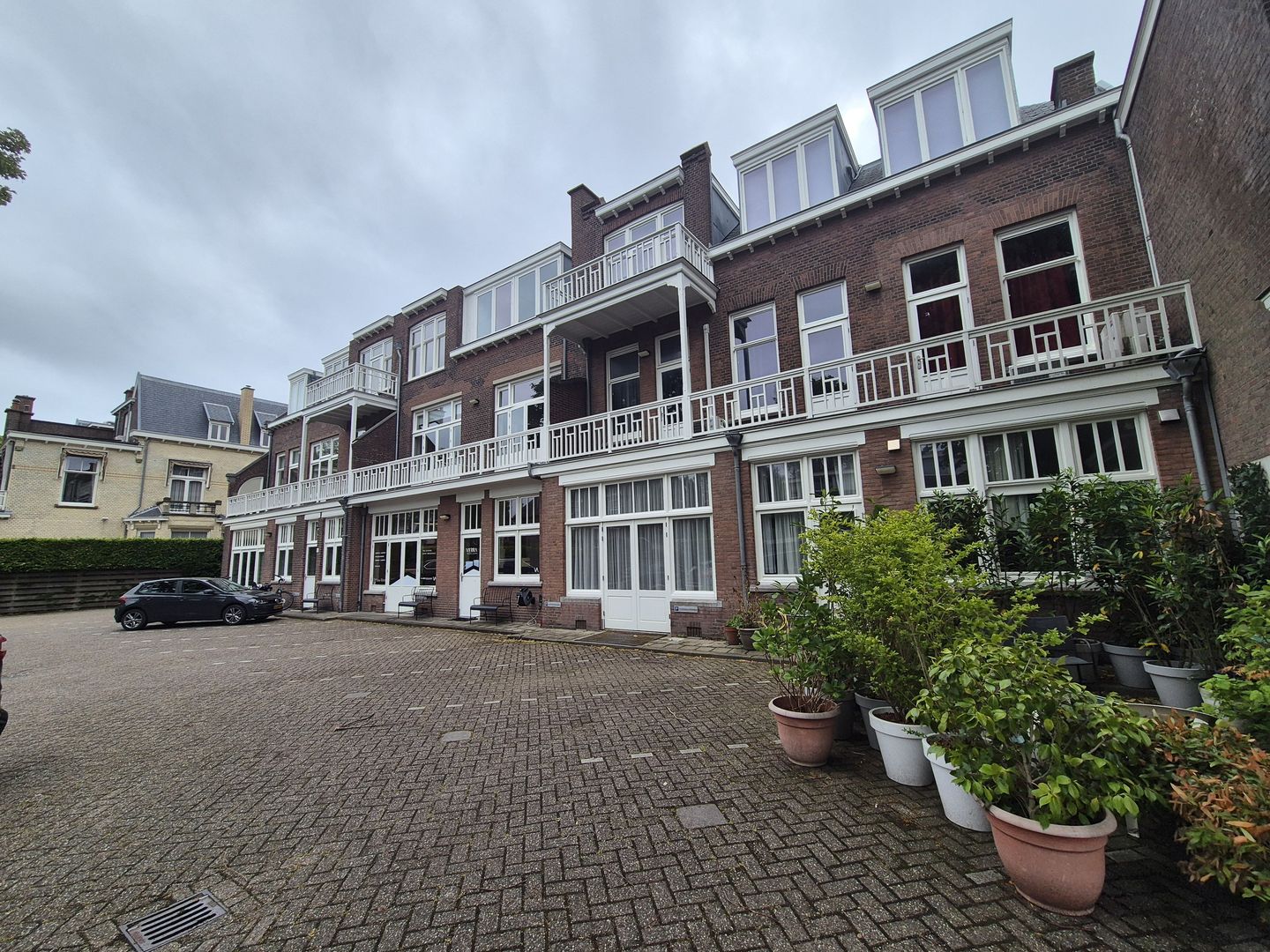 Bekijk foto 5 van Eisenhowerlaan 114