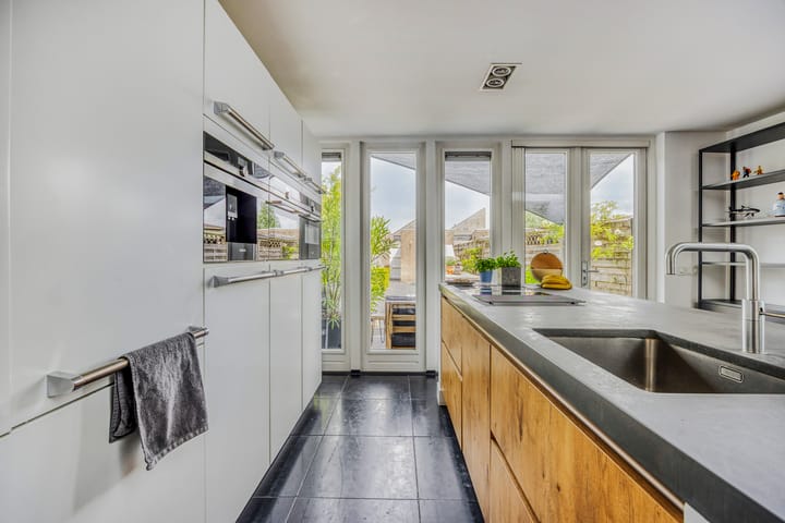 Foto 15 van Mostheuvelstraat 105