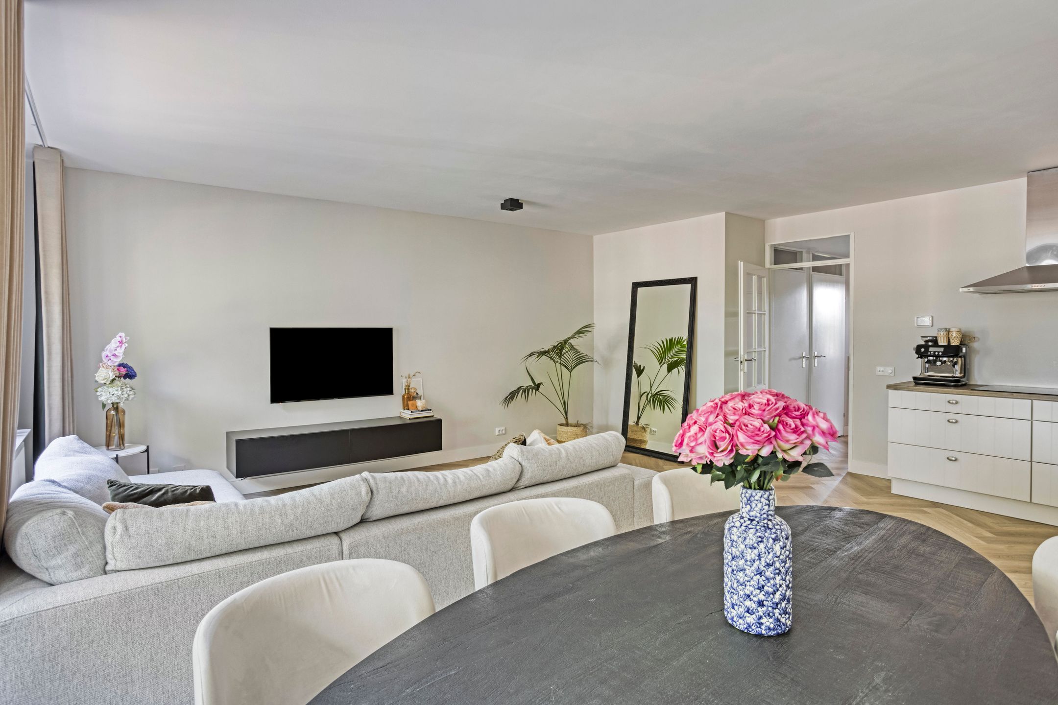 Foto 12 van Maaspoortweg 327