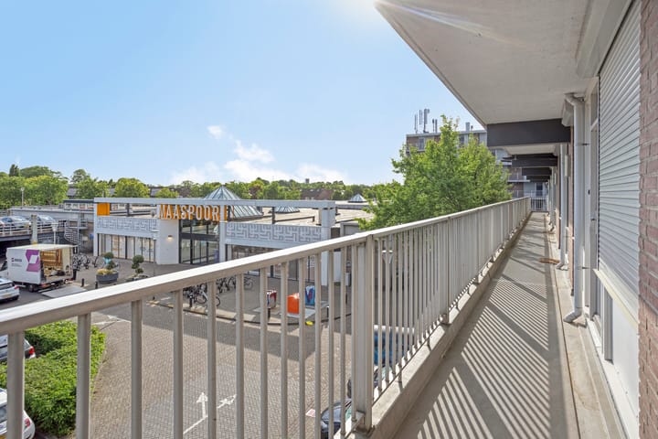 Foto 19 van Maaspoortweg 327