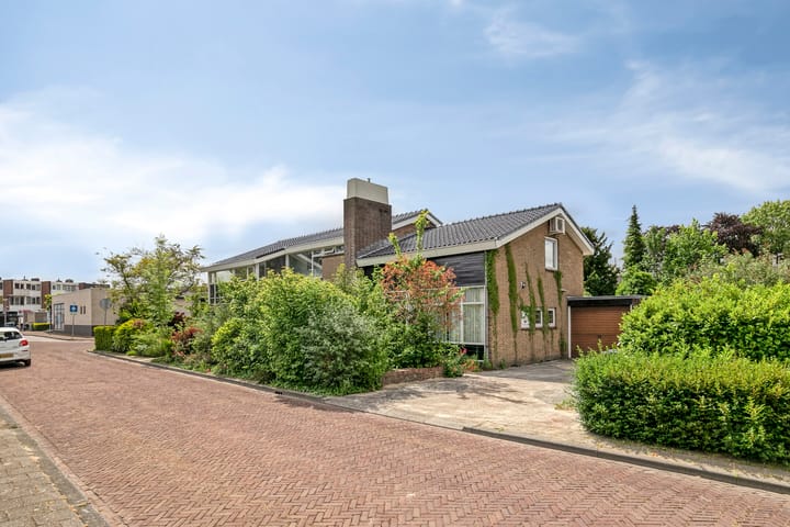 Photo 2 of Gladiolenlaan 1