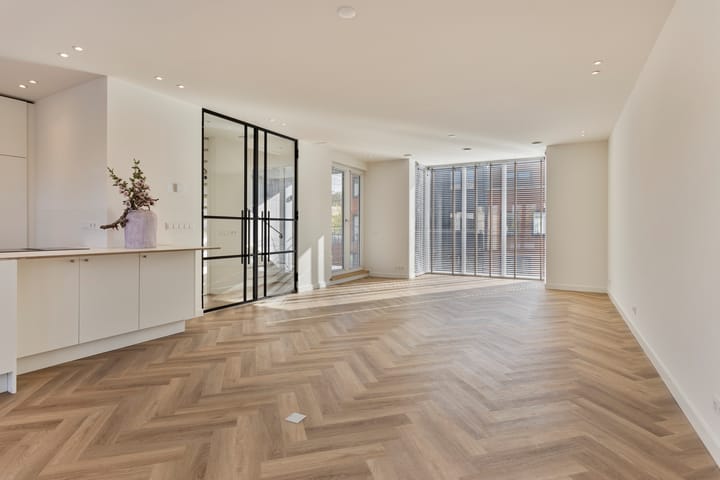 Photo 2 of Chris van Abkoudestraat 21