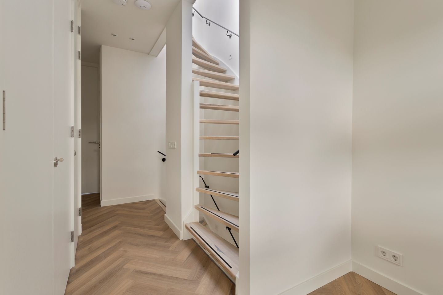 Photo 25 of Chris van Abkoudestraat 21