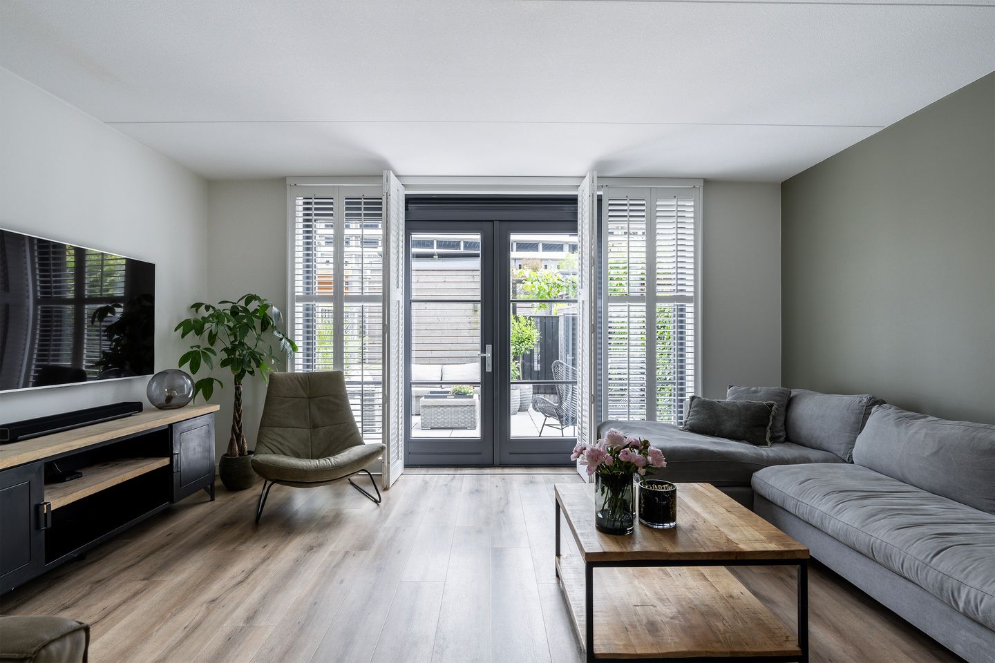 Foto 10 van Hof van Delftsesluis 29