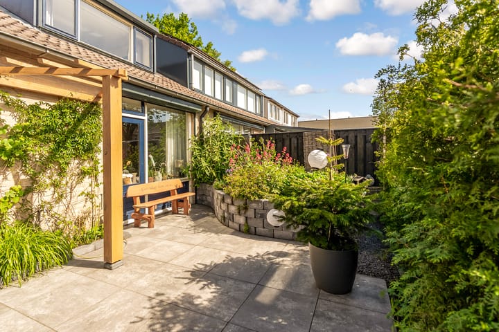 Foto 1 van Bazaltstraat 32