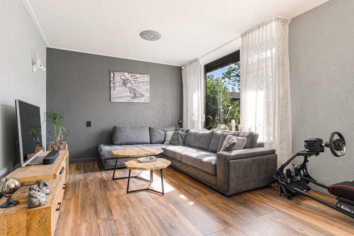 Foto 2 van Bazaltstraat 32