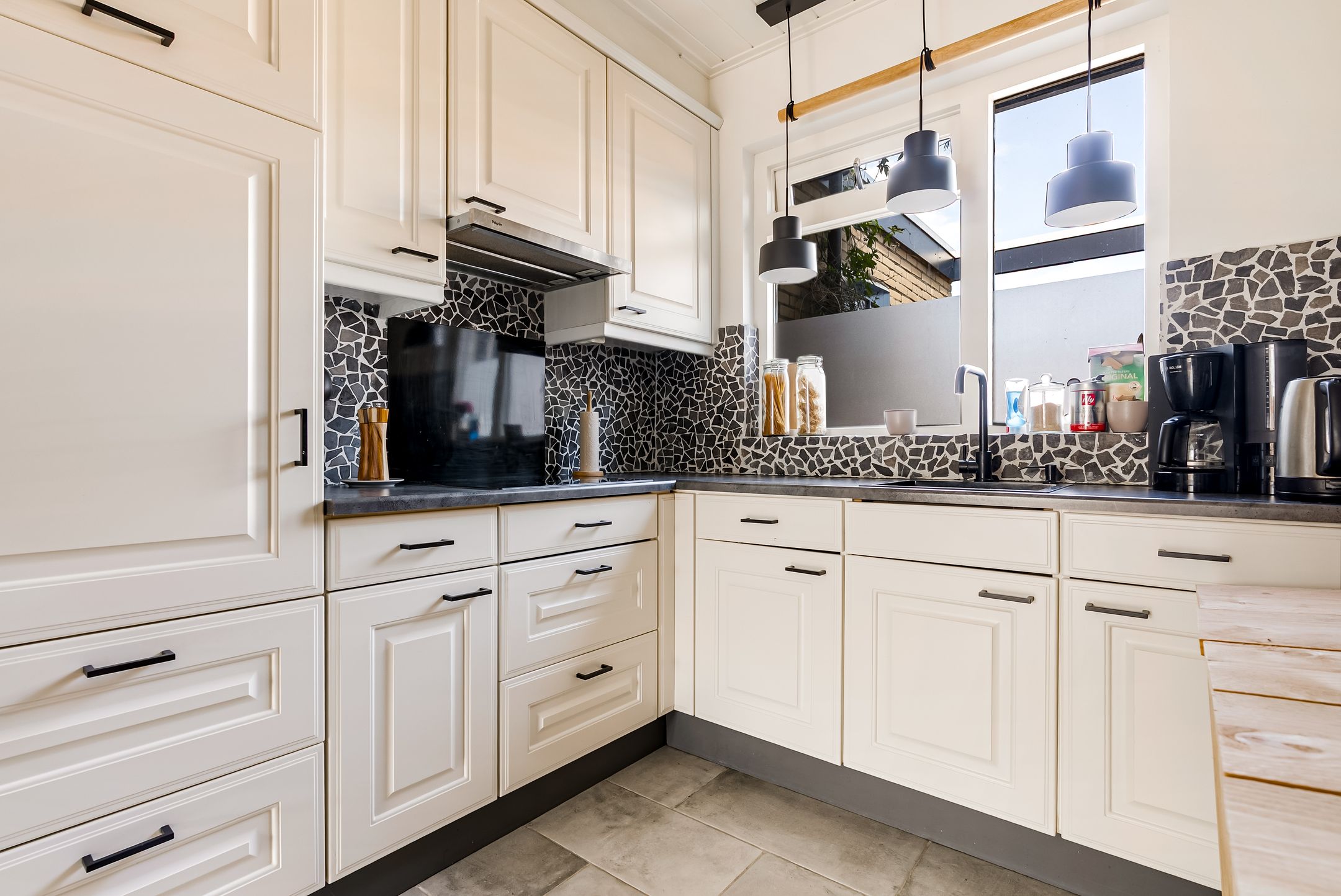 Foto 15 van Bazaltstraat 32