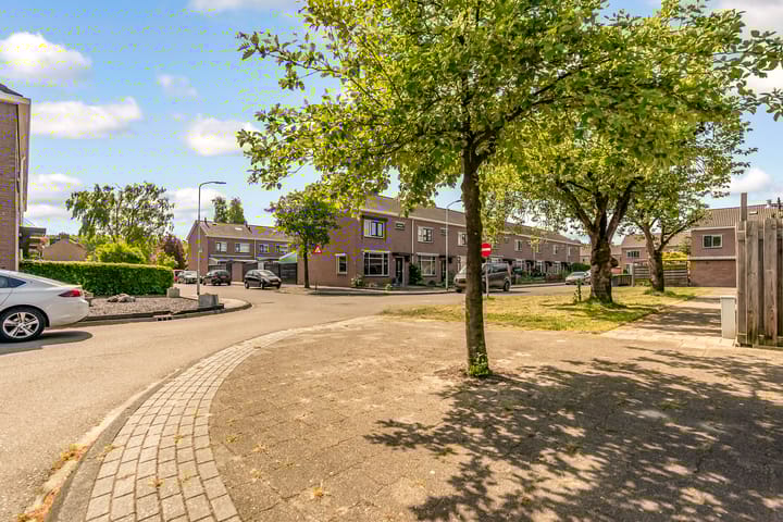 Foto 44 van Bazaltstraat 32