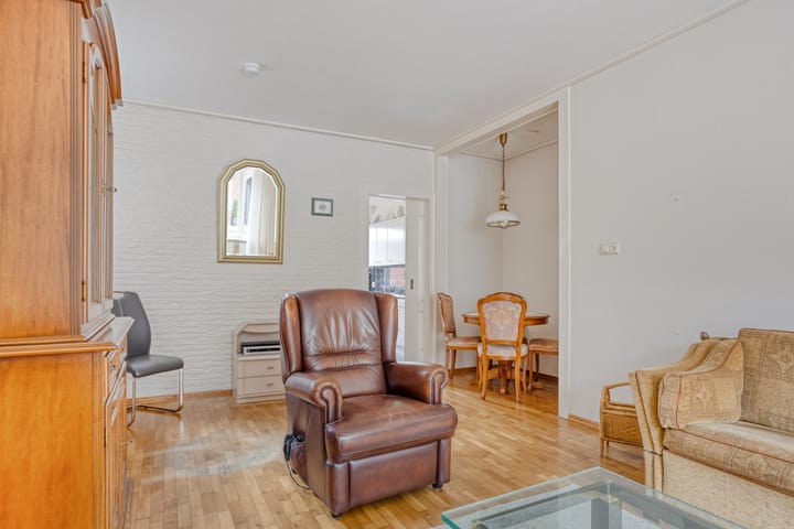 Foto 10 van Van Riebeekstraat 103