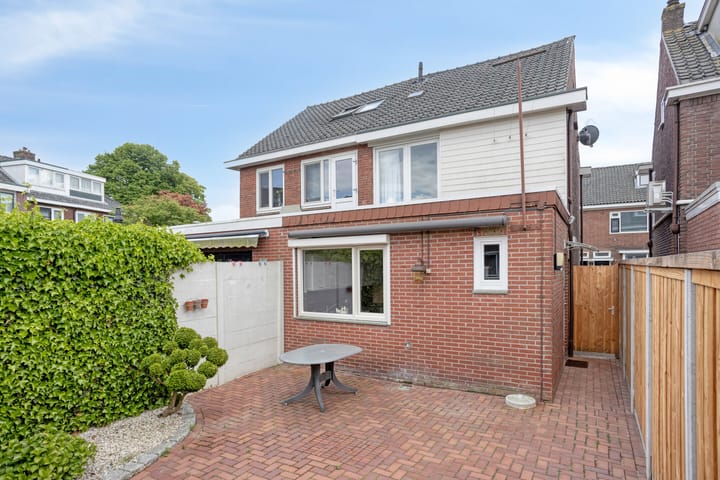 Foto 24 van Van Riebeekstraat 103