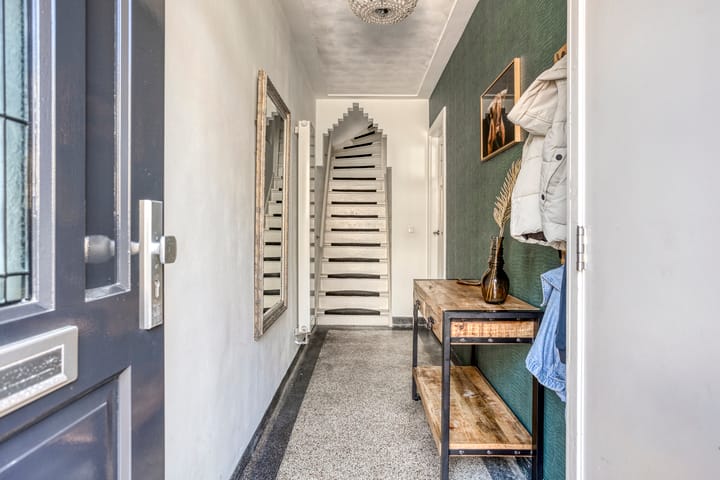 Photo 9 of Sint Josephstraat 69