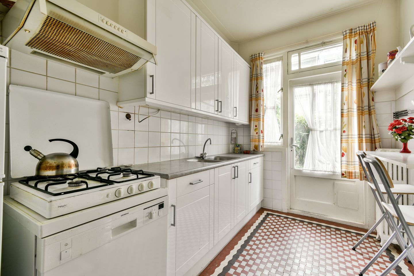 Photo 10 of Haringvlietstraat 63