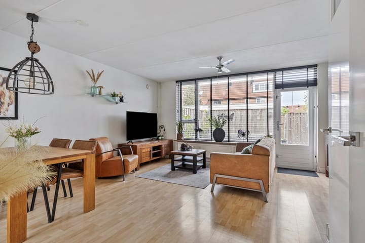 Foto 2 van Tuinfluiter 8