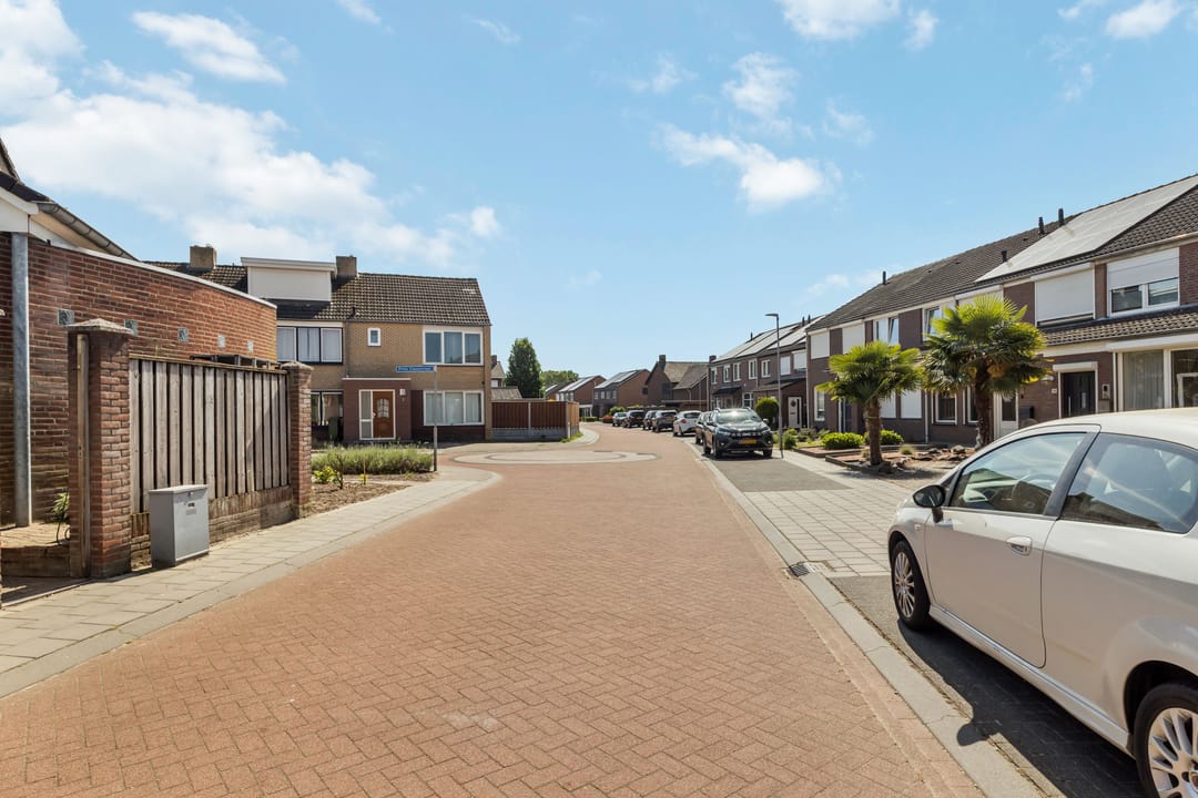 Foto 38 van Pater Dondersstraat 14