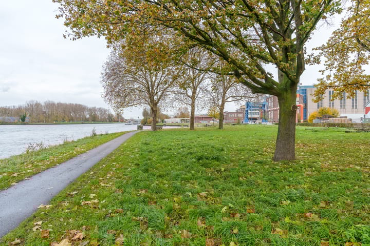 Foto 35 van Aakplein 10