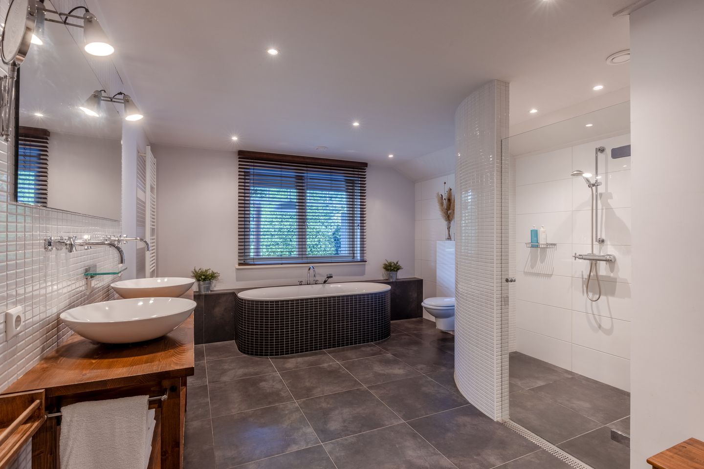 Photo 25 of Grotestraat 60