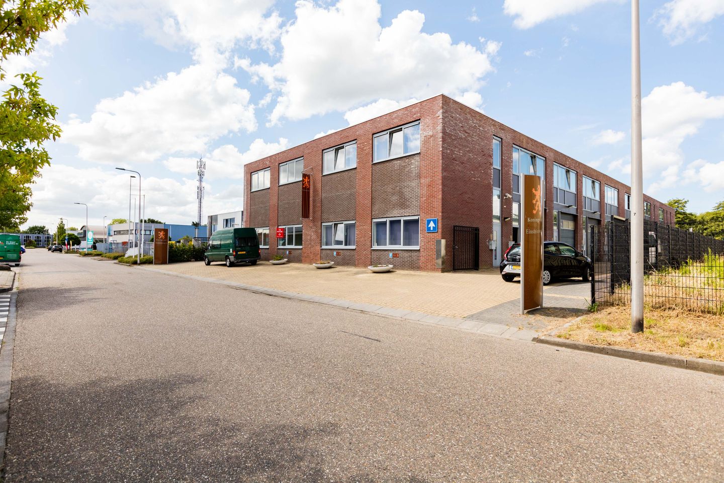 Bekijk foto 1 van Einsteinweg 11-r