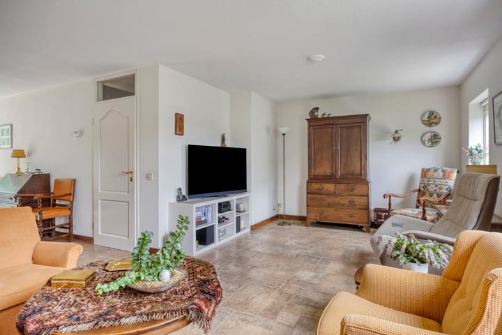 Photo 4 of Kloosterbeemd 35