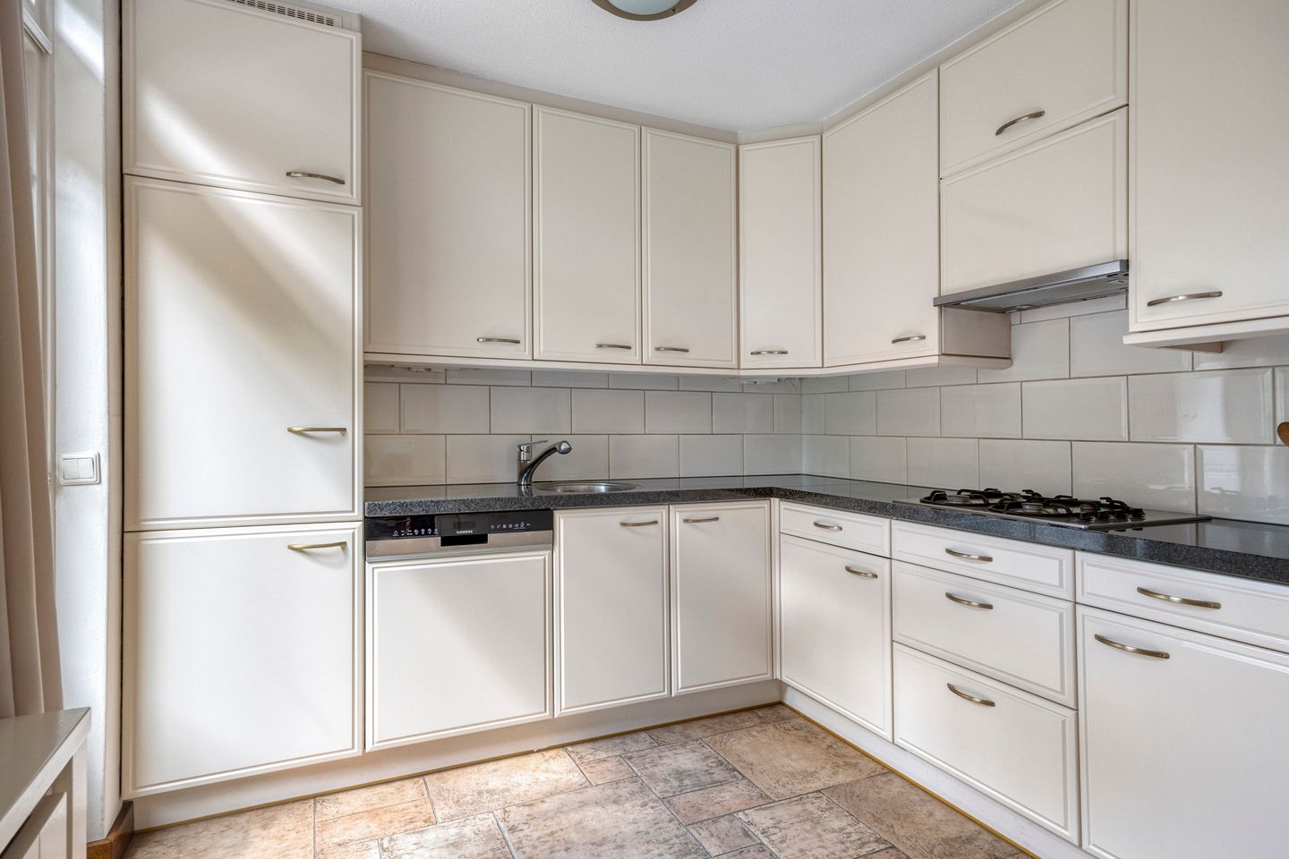 Photo 10 of Kloosterbeemd 35