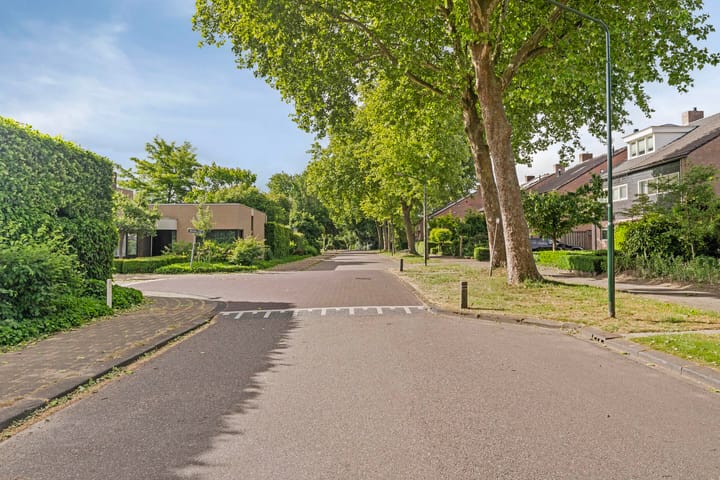 Foto 35 van Beneluxlaan 24