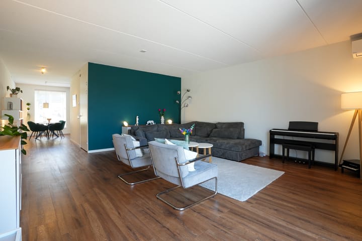 Photo 3 of Van Cosselaerstraat 47