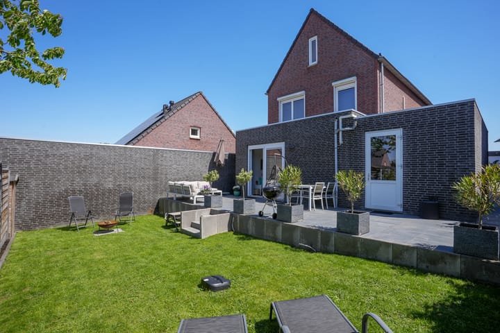 Photo 28 of Van Cosselaerstraat 47