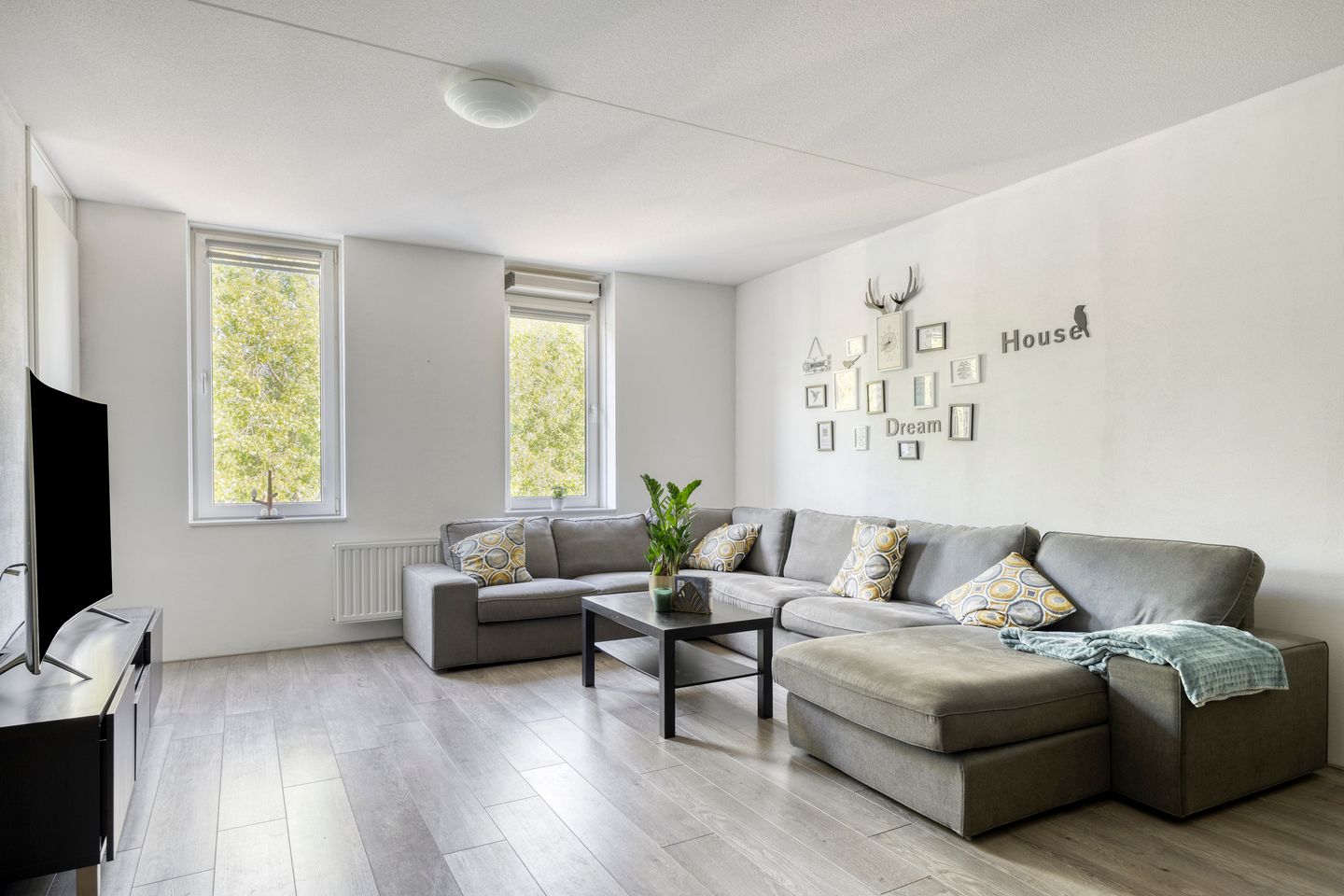 Foto 4 van Hoofdweg 852-H