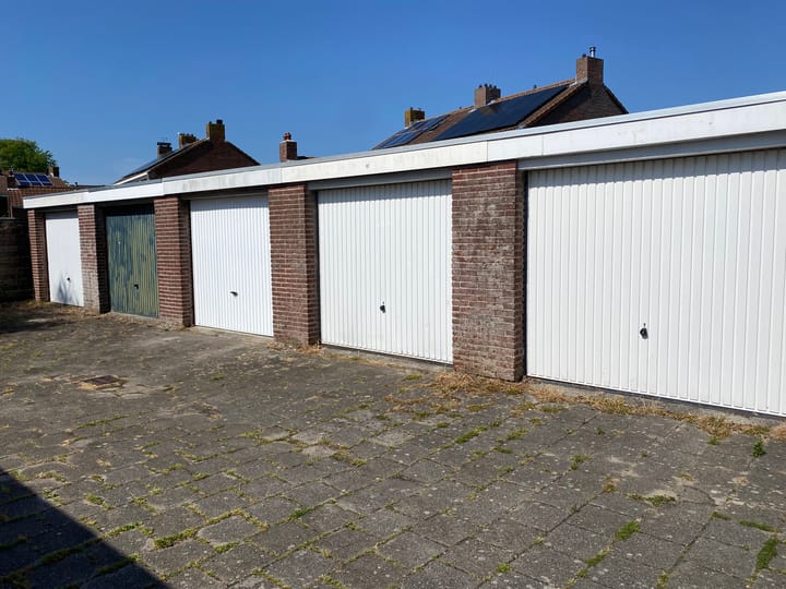 Foto 2 van Bosjeslaan garage