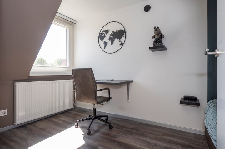 Photo 24 of Meidoornstraat 19