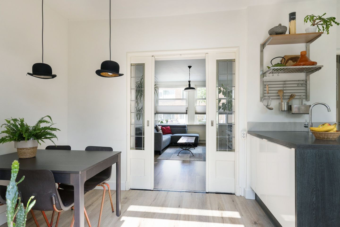 Foto 1 van Laan van Nieuw-Guinea 26