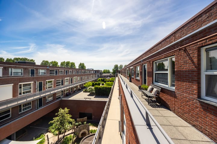 Foto 35 van Tiranastraat 78