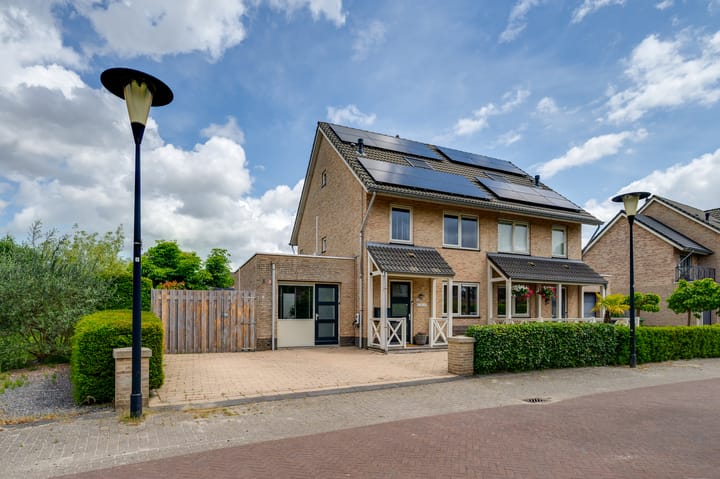 Foto 1 van Cipreshout 14