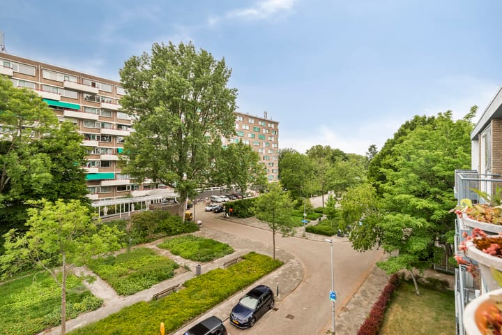 Photo 17 of Van Langendonckstraat 100