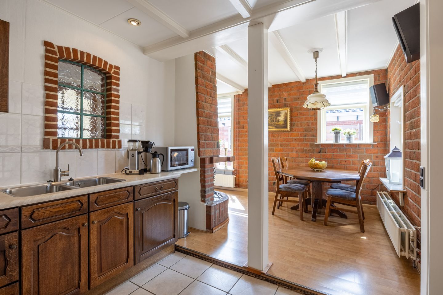 Foto 10 van Burg. Wiersumstraat 7