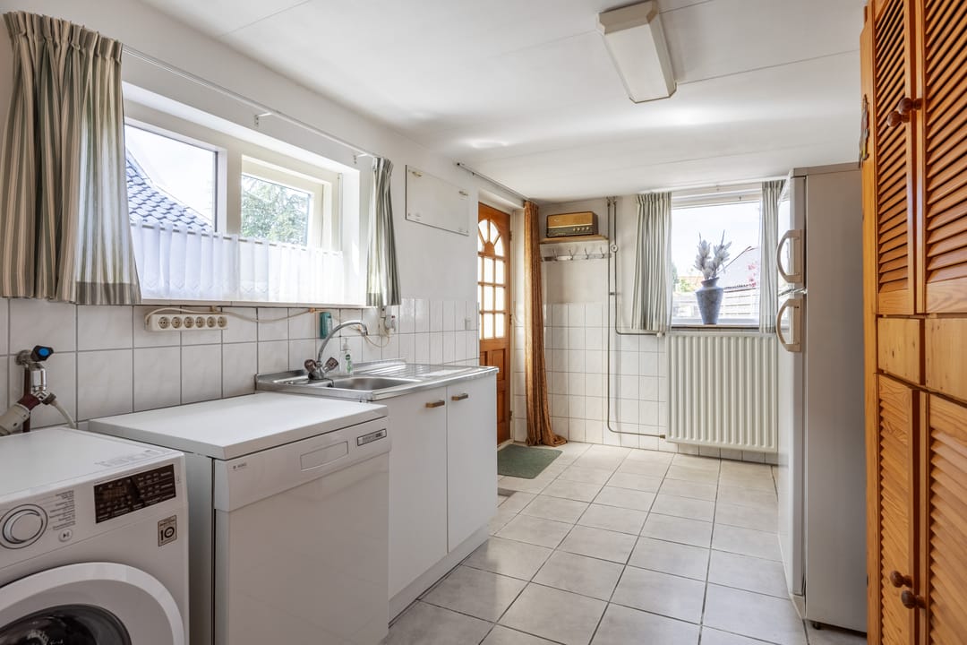 Foto 11 van Burg. Wiersumstraat 7