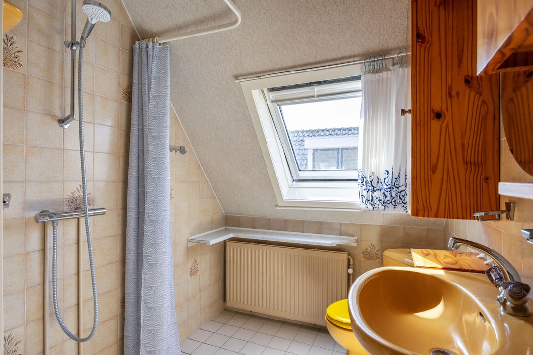 Foto 16 van Burg. Wiersumstraat 7