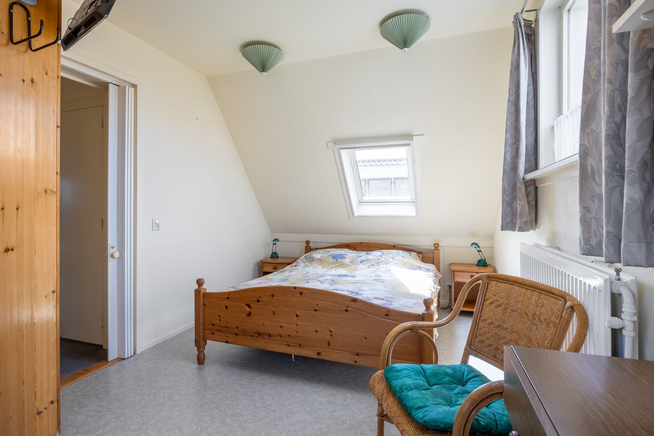 Foto 18 van Burg. Wiersumstraat 7