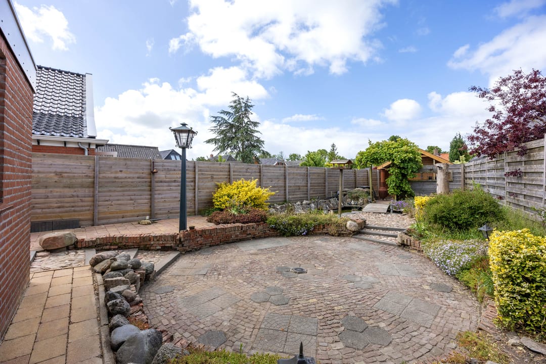 Foto 23 van Burg. Wiersumstraat 7