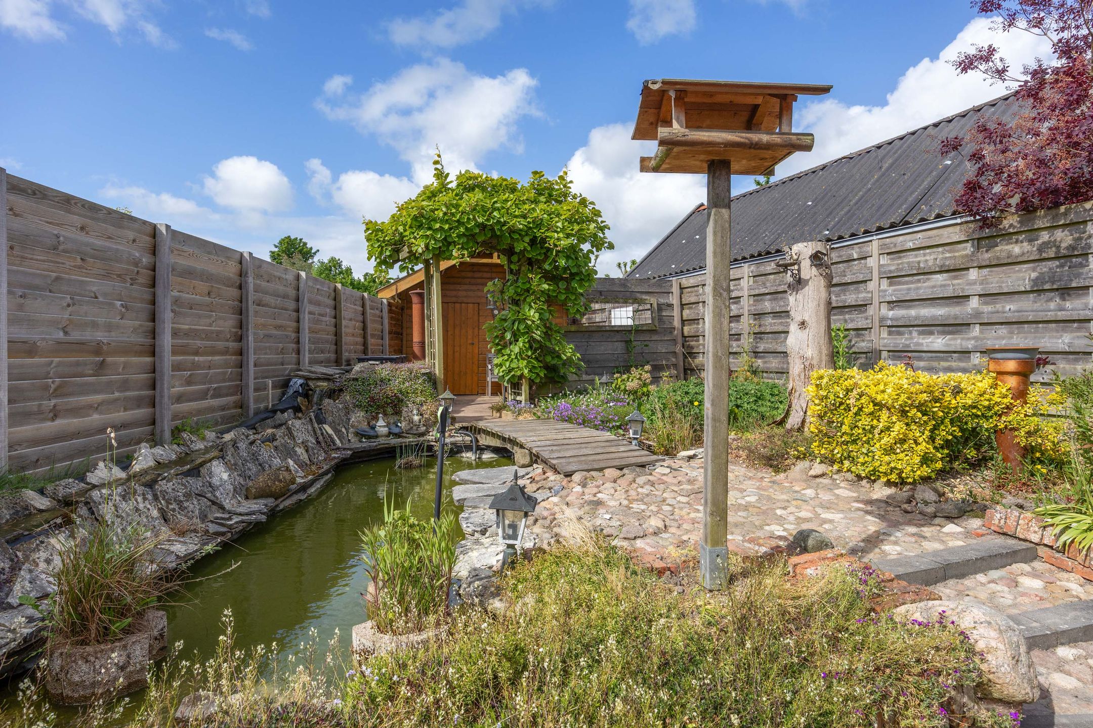 Foto 24 van Burg. Wiersumstraat 7