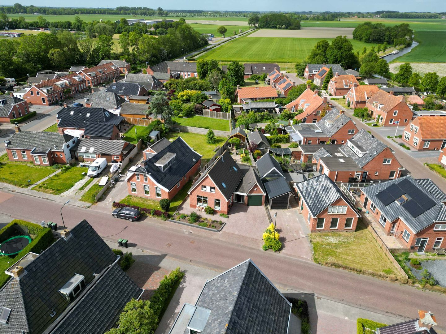 Foto 29 van Burg. Wiersumstraat 7