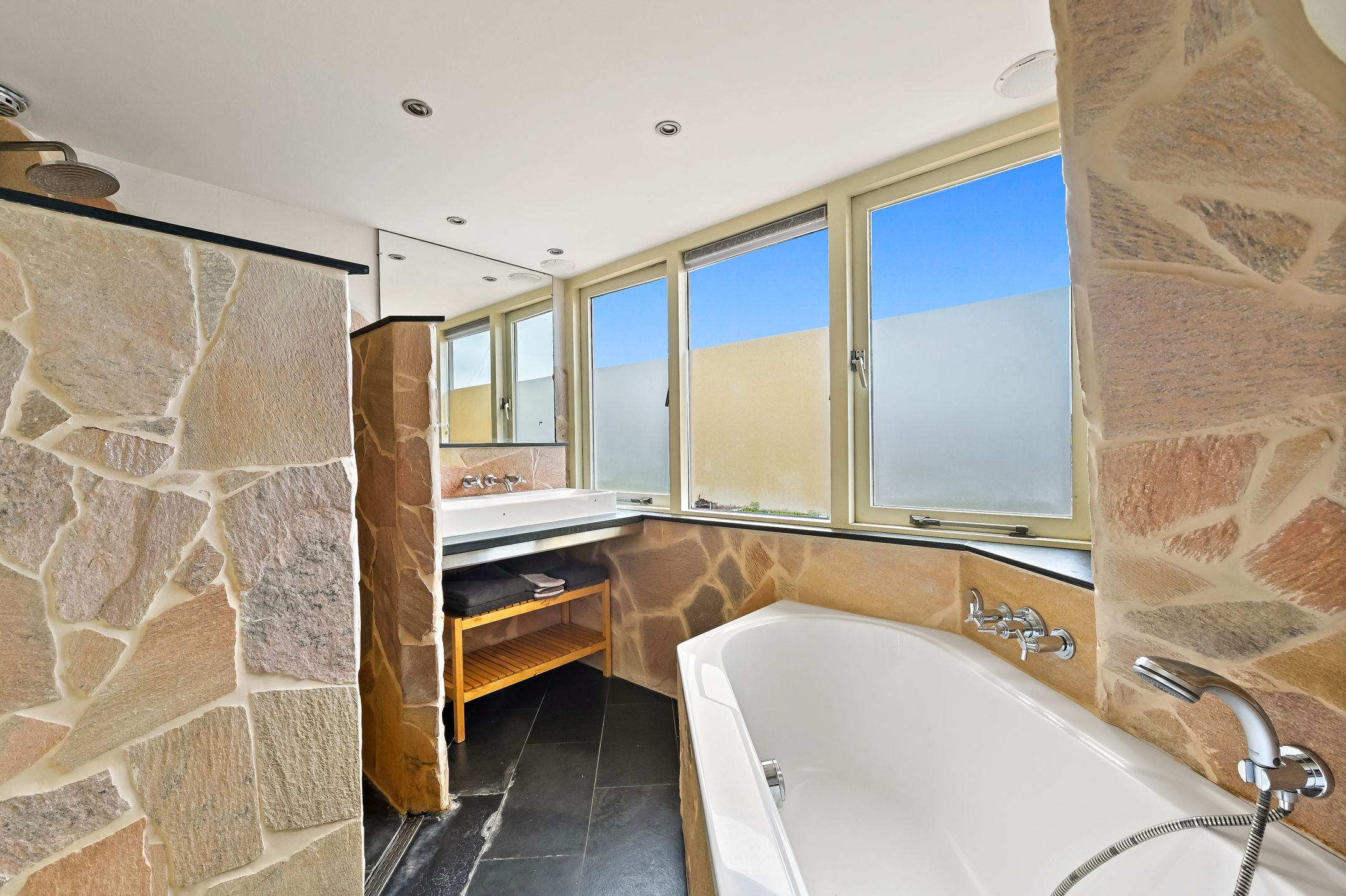 Foto 30 van Dijkshoornseweg 35-A