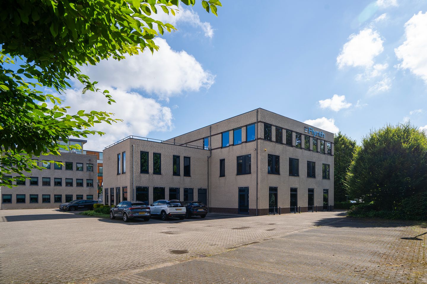 Bekijk foto 3 van Plesmanstraat 64
