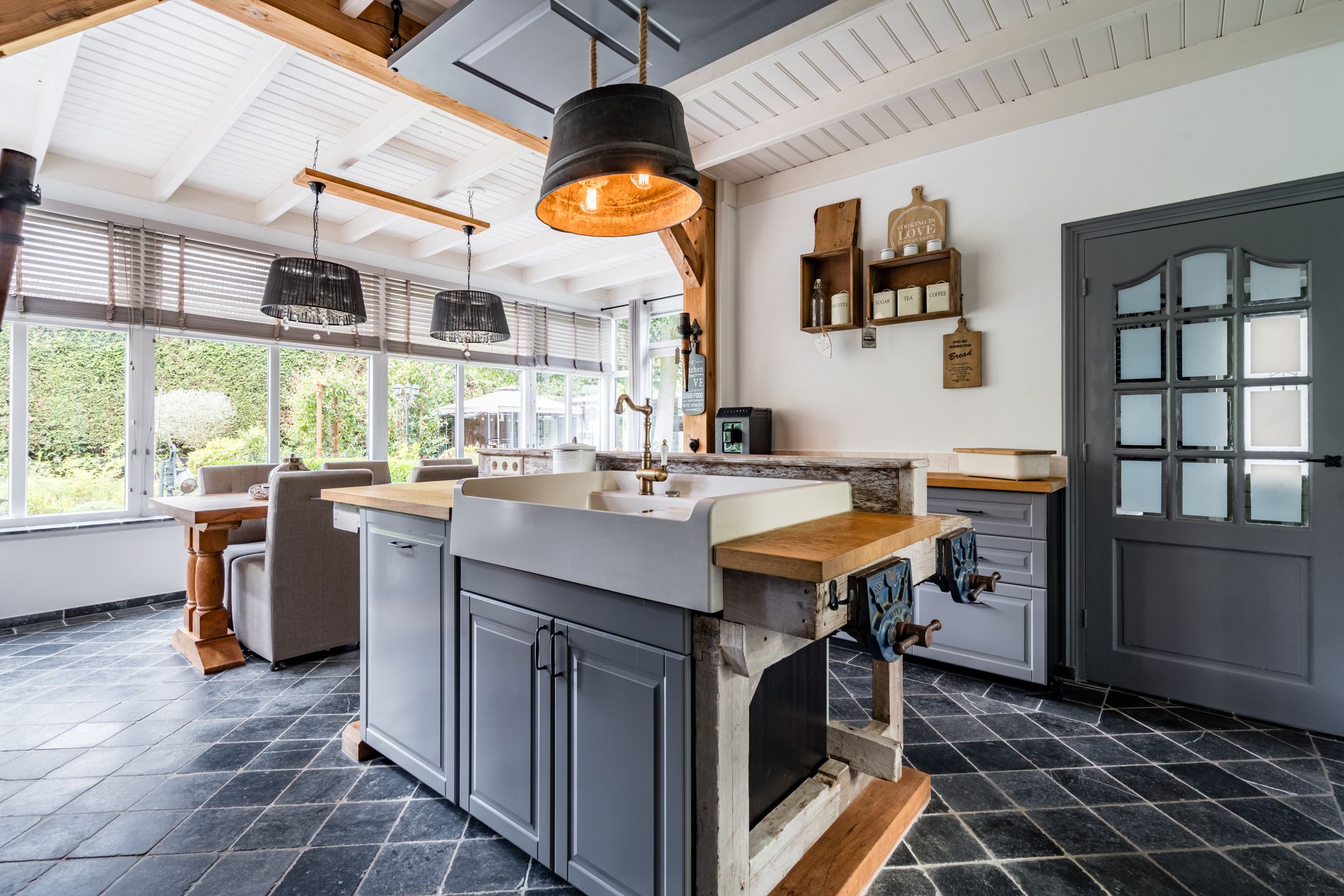 Foto 6 van Industrielaan 13