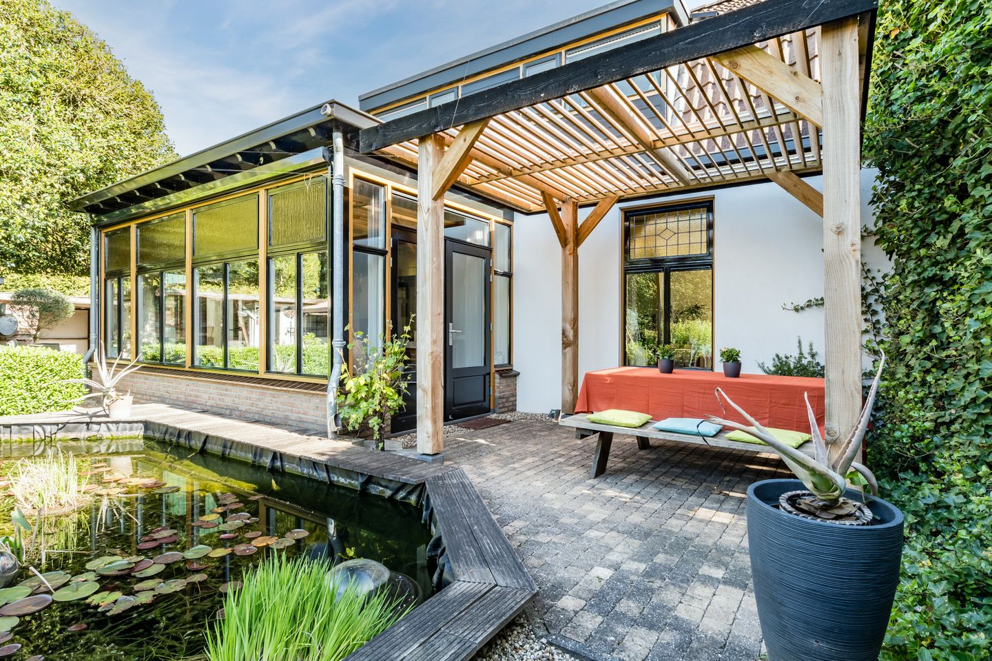 Foto 44 van Industrielaan 13