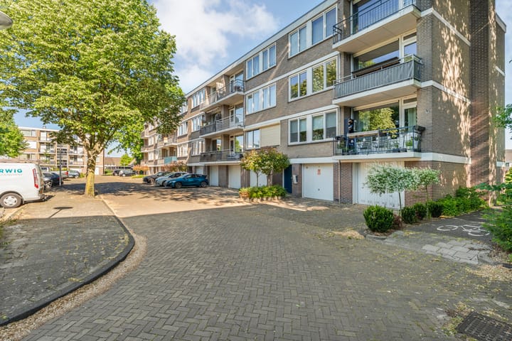 Photo 3 of Capella 81